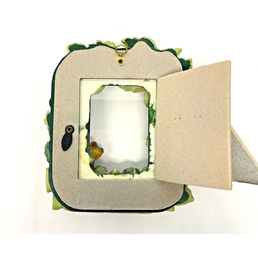 Vintage 1990s Fancy Frames Treefrogs 3D Floral Resin 2.5x3 Green Picture Frame
